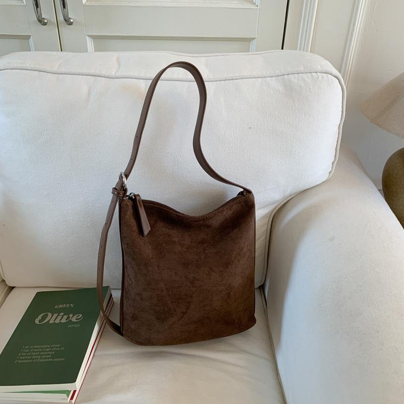 Сумка большой вместимости женская 2025 новая модная ретро сумка через плечо с высоким чувством стиля, сумка-ведро для поездок на работу, сумка-мессенджер