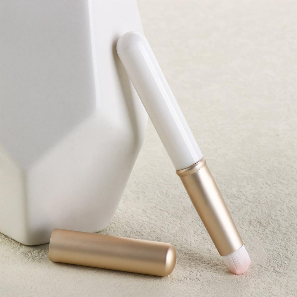 Professional Lip Brush Portable Makeup Tools Clean And Hygienic Lipstick Brush Women