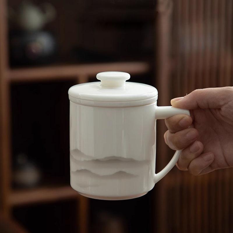 Mutton fat jade tea cup, tea-water separation ceramic office cup with lid for brewing and filtering, designed for men and women