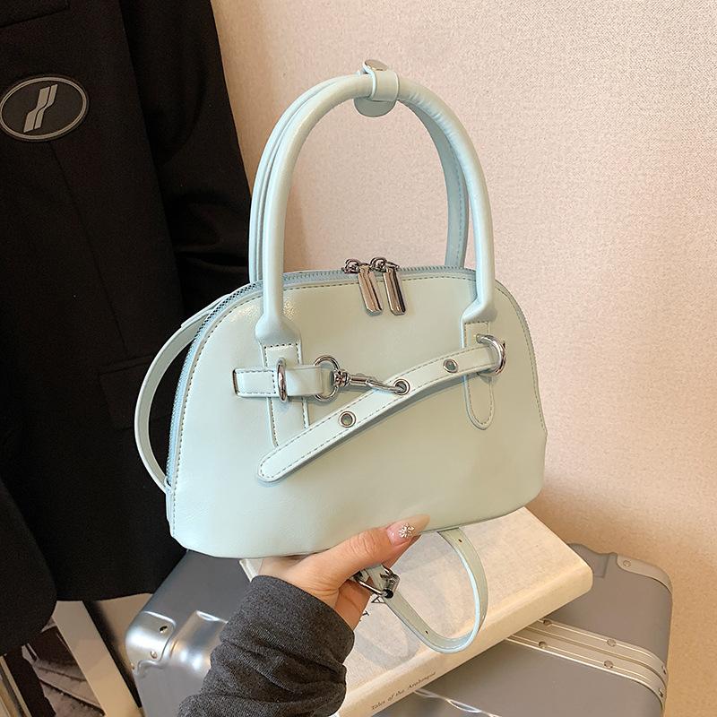 Продвинутое чувство иностранного стиля маленькая сумка женская 2025 новая весна и лето универсальная сумка через плечо модная супер огненная портативная маленькая сумка