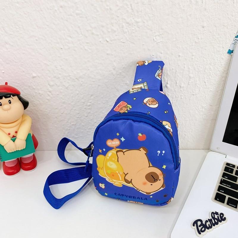 Детская нагрудная сумка с мультяшным узором капибары, из полиэстеровой ткани и с дышащим дизайном для повседневного использования