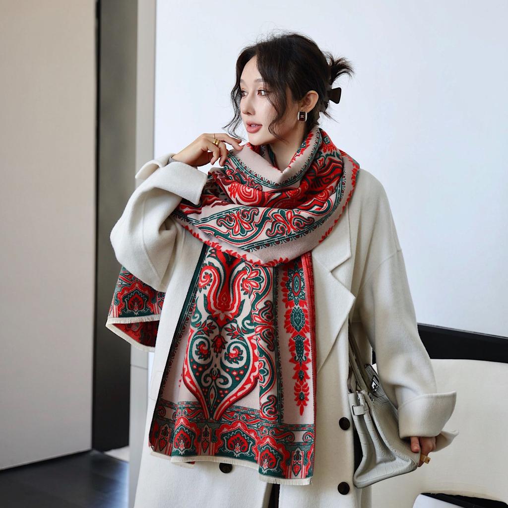 Women's Vintage Floral Jacquard Scarf - Imitation Fleece Thick Windproof Shawl Wrap, Soft Warm Winter Scarf with Botanical Print for Casual Travel