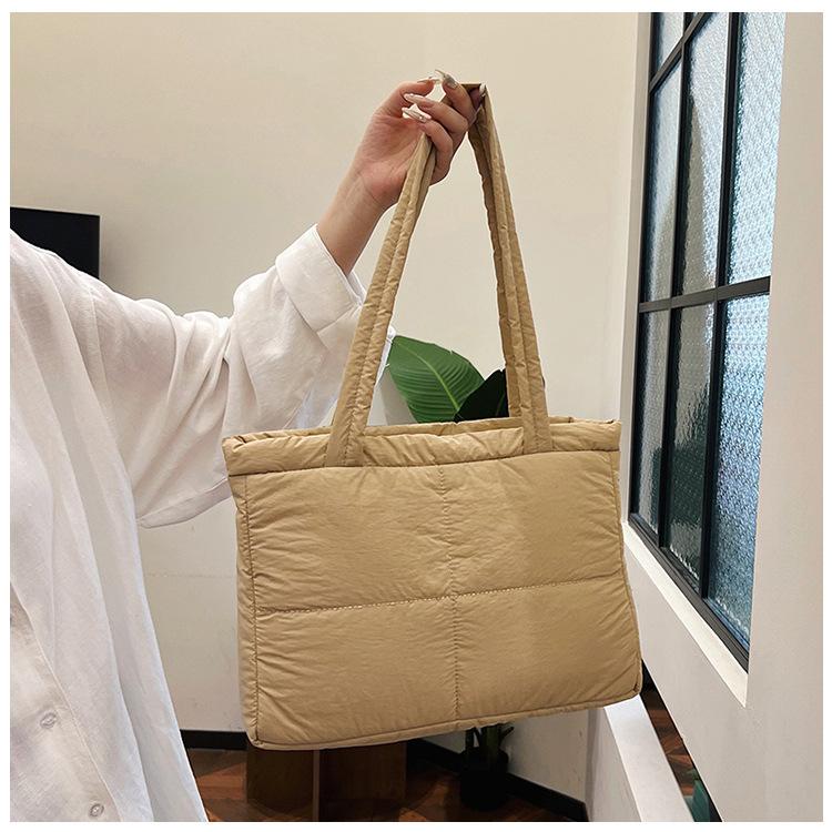 Корейская мода! Новая универсальная сумка через плечо с ромбовидным квадратным плетением, выполненная из хлопкового пуха, невероятно привлекательна.