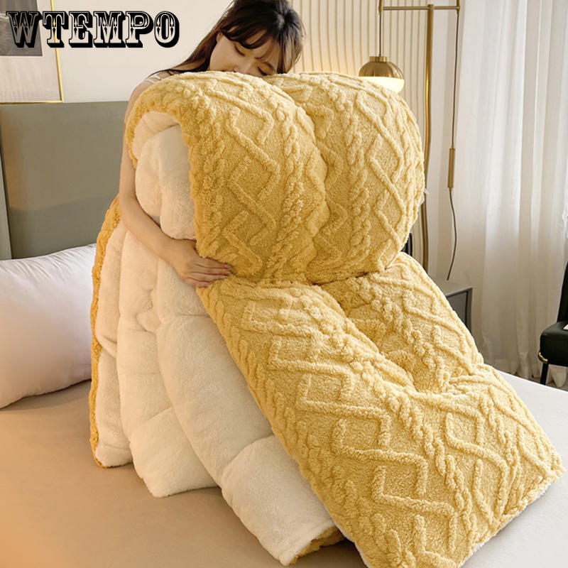 Luxurious Taffeta Comforter - Soft, Thick, and Warm for All Seasons - Machine Washable, Perfect for Bedroom, Guest Room, and Hotel Use