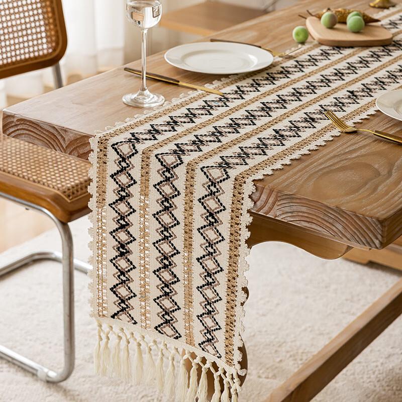 Zhinianhua Cotton Linen Tassel Table Runner