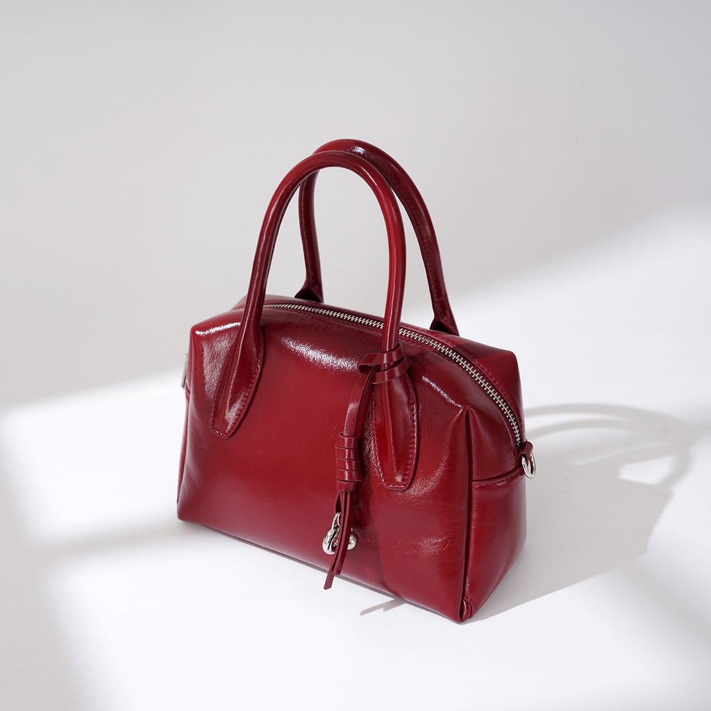2025 New Bowling Bag Red Wedding Bag Single Shoulder Crossbody Bag Women's Handheld Boston Bag Handbag