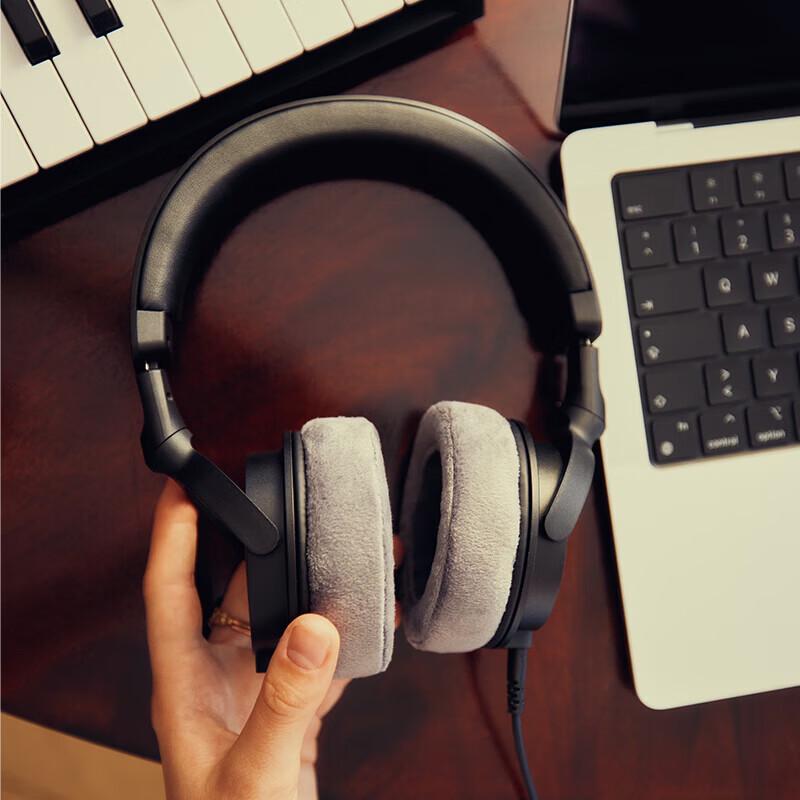 Beyerdynamic DT 270 PRO Профессиональные закрытые студийные мониторные наушники