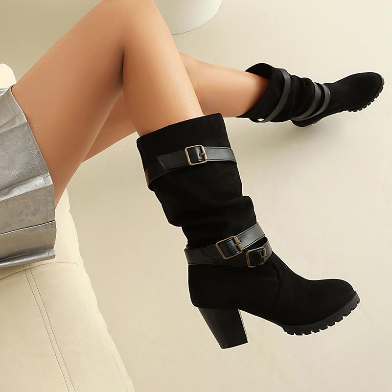 Большой размер, мягкая ПУ-обертка, три ряда пряжек для женских ботинок до середины голени, зауженный толстый каблук, флоковый материал для ботинок до икры