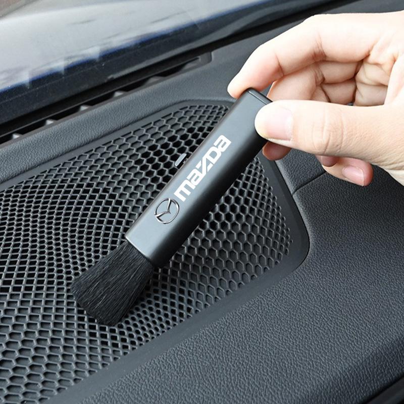 1Pcs Car Interior Cleaning Brush Air Vent Dust Removal Tools For Mazda 2 6 3 5 CX5 CX80 CX70 CX90 MX30 CX60 CX50 CX30 BT50 e-TPV