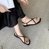 Fashion Bailamos Brand Design Women Flat Sandals Clip Toe Leisure Outside Beach Shoes for Lady Fashion Metal Decoration Summer Slides Mu