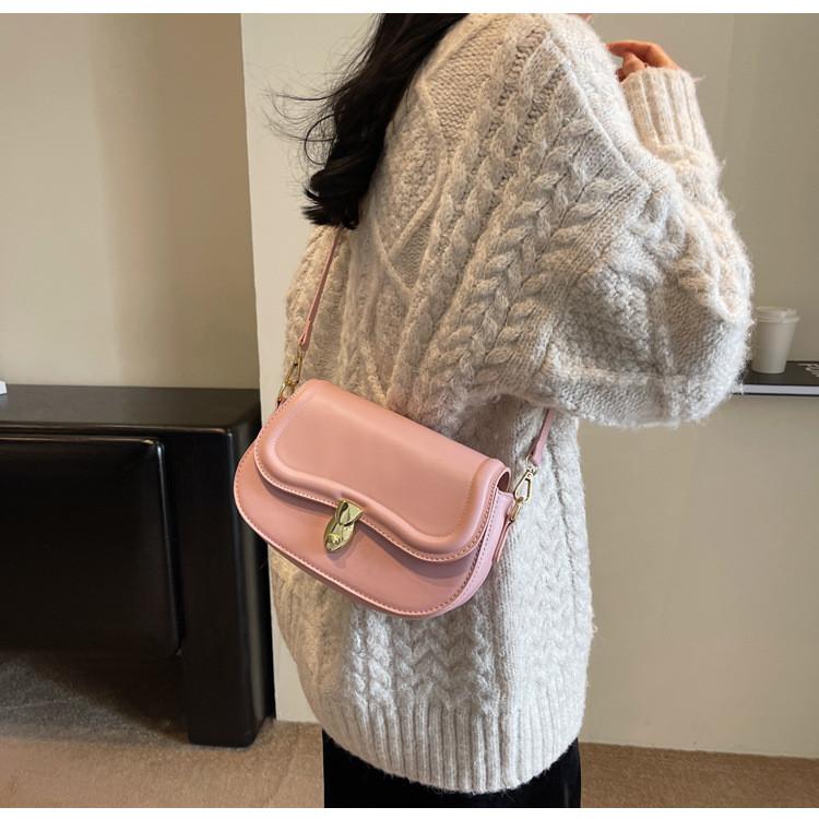 Ielgy All-Match Messenger Bag Trendy Shoulder Underarm Small Square Bag