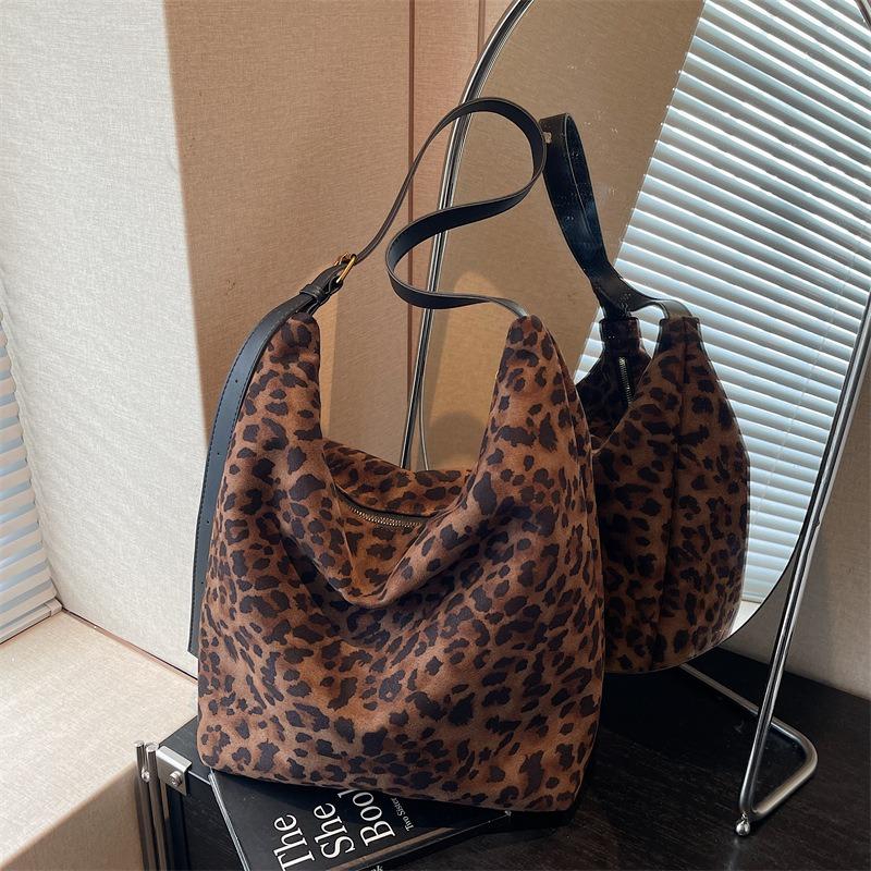 Leopard Print Bag Women's Large-capacity New Autumn and Winter Casual Retro Shoulder Messenger Bag Commuter Tote Bag