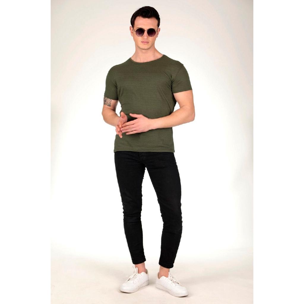 Мужская белая приталенная футболка с круглым вырезом