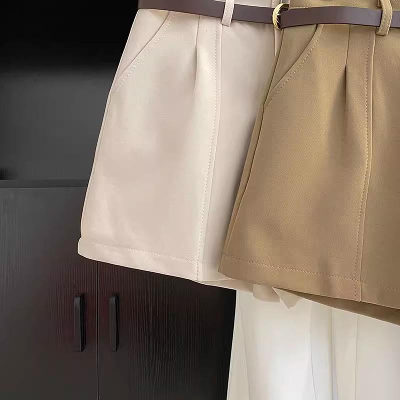 Лето 2025 Корейский стиль Ретро Шорты женские повседневные А-силуэта с высокой талией и широкими штанинами