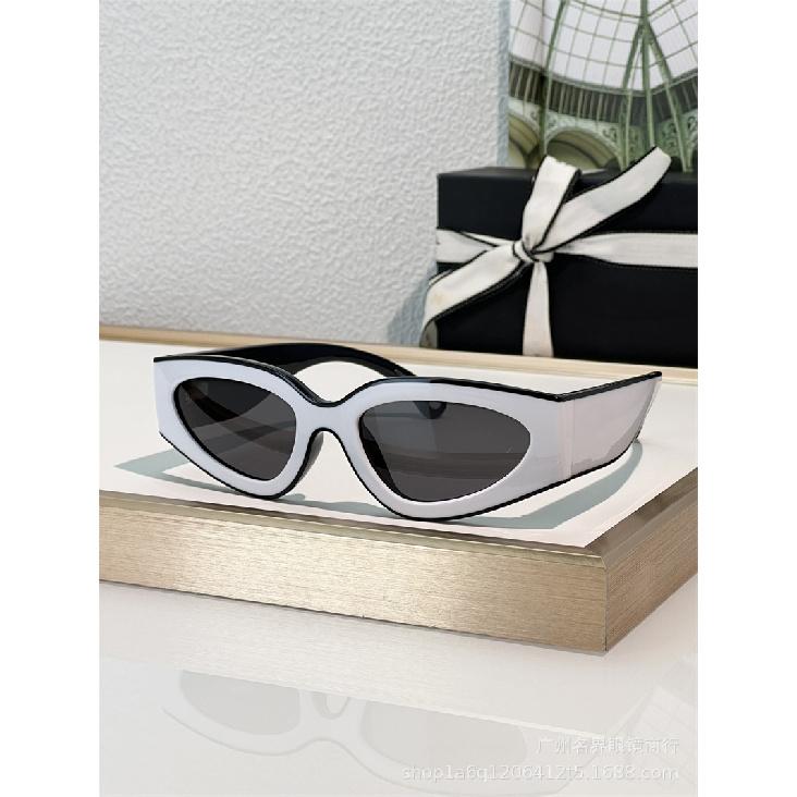 New panda sunglasses, cat-eye black and white sunglasses, slimming and face-covering, recommended by internet celebrities, trendy glasses