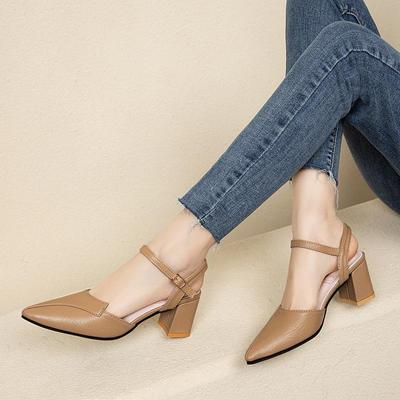 Сандалии на высоком каблуке. Летняя женская обувь с острым носком. Модная римская обувь Wild Baotou.