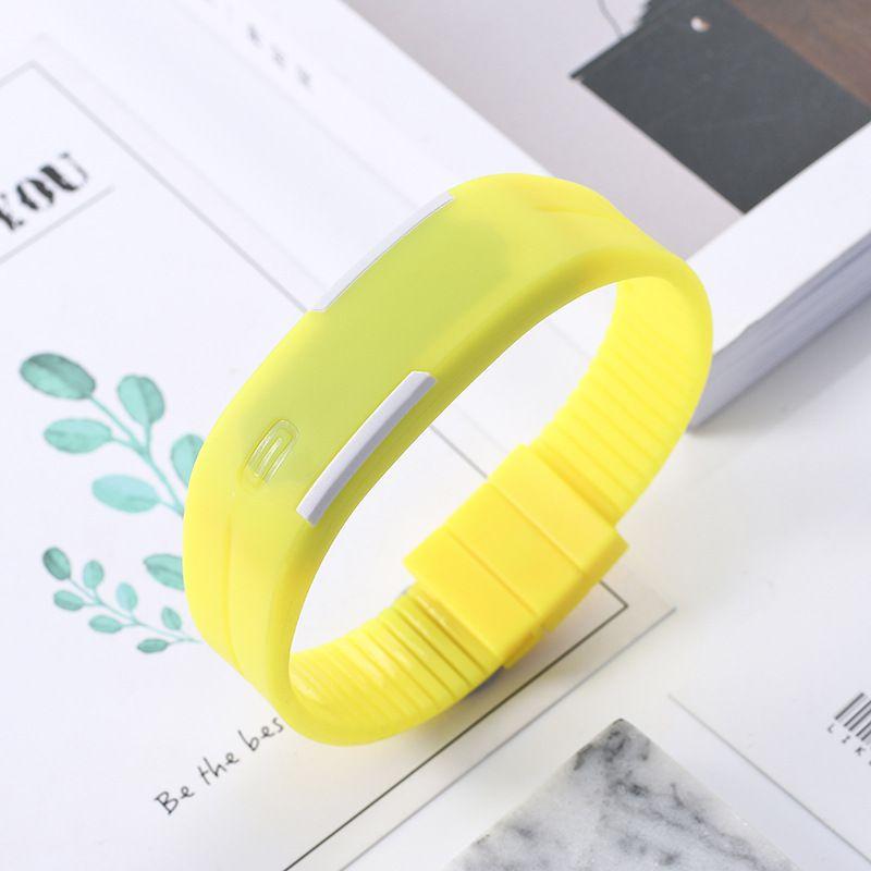 Стильные детские цифровые светодиодные силиконовые часы с регулируемым ремешком и прямоугольным циферблатом