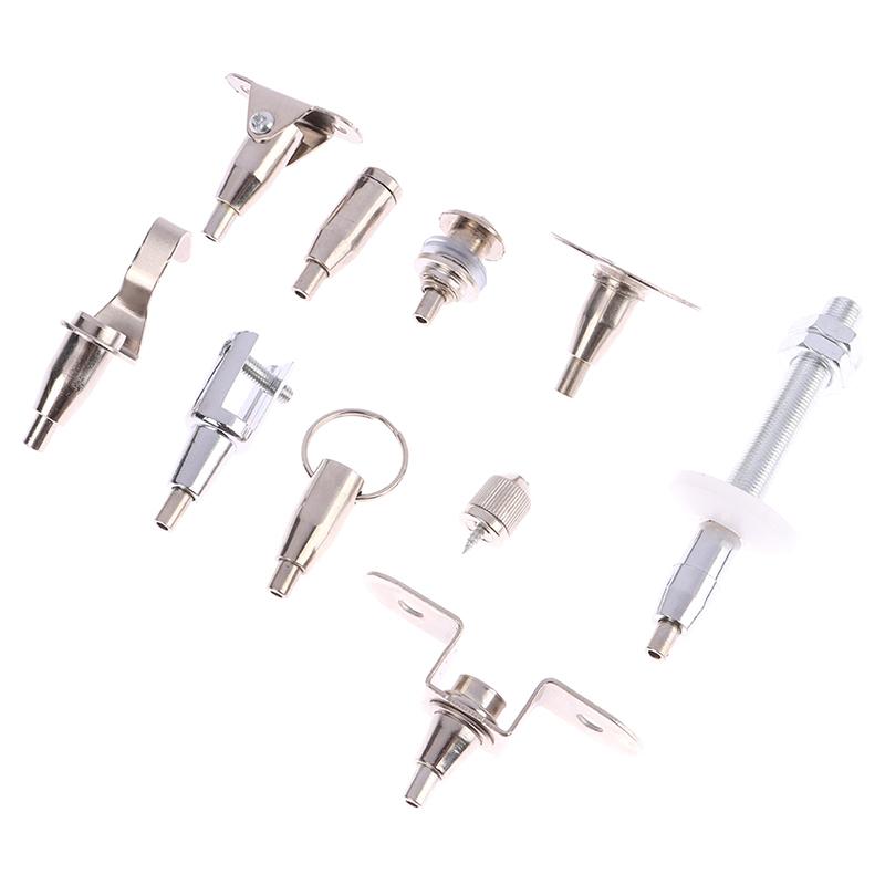 Установка афиши замка стального троса потолочной вешалки соединяя подвес