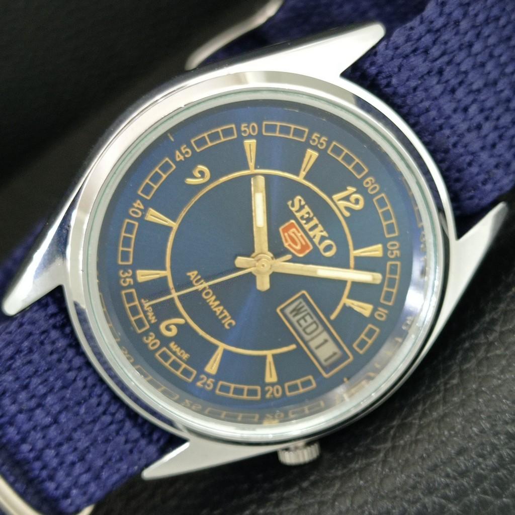 ЯПОНСКИЕ ВИНТАЖНЫЕ ОТРЕМОНТИРОВАННЫЕ АВТОМАТИЧЕСКИЕ МУЖСКИЕ ЧАСЫ SEIKO 5 7009A С СИННИМ ЦИФЕРБЛАТОМ a445827-1