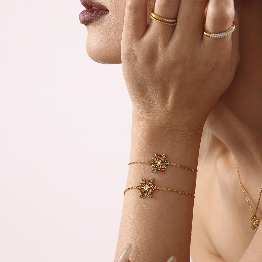 Oumeka Рождественский циркониевый браслет-снежинка с блеском, с PVD-покрытием из 18-каратного золота, женские украшения, не тускнеющие