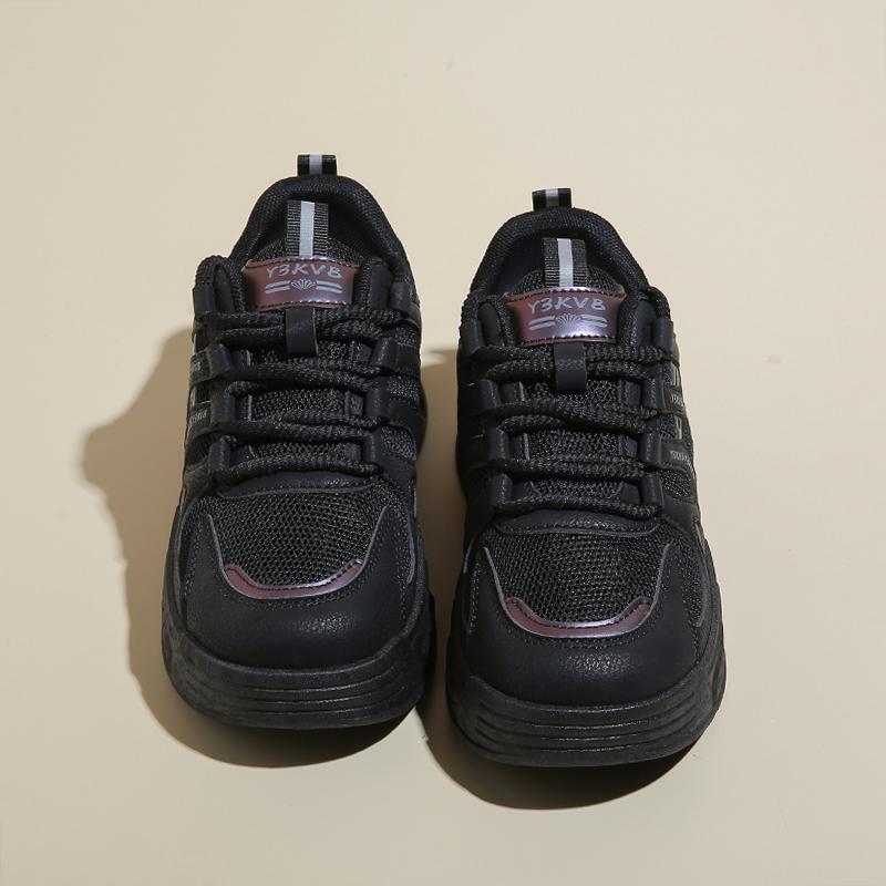 Модные высококачественные женские кроссовки на толстой подошве 2024 года Новые женские повседневные кроссовки на толстой подошве Модные спортивные сетчатые туфли на шнуровке