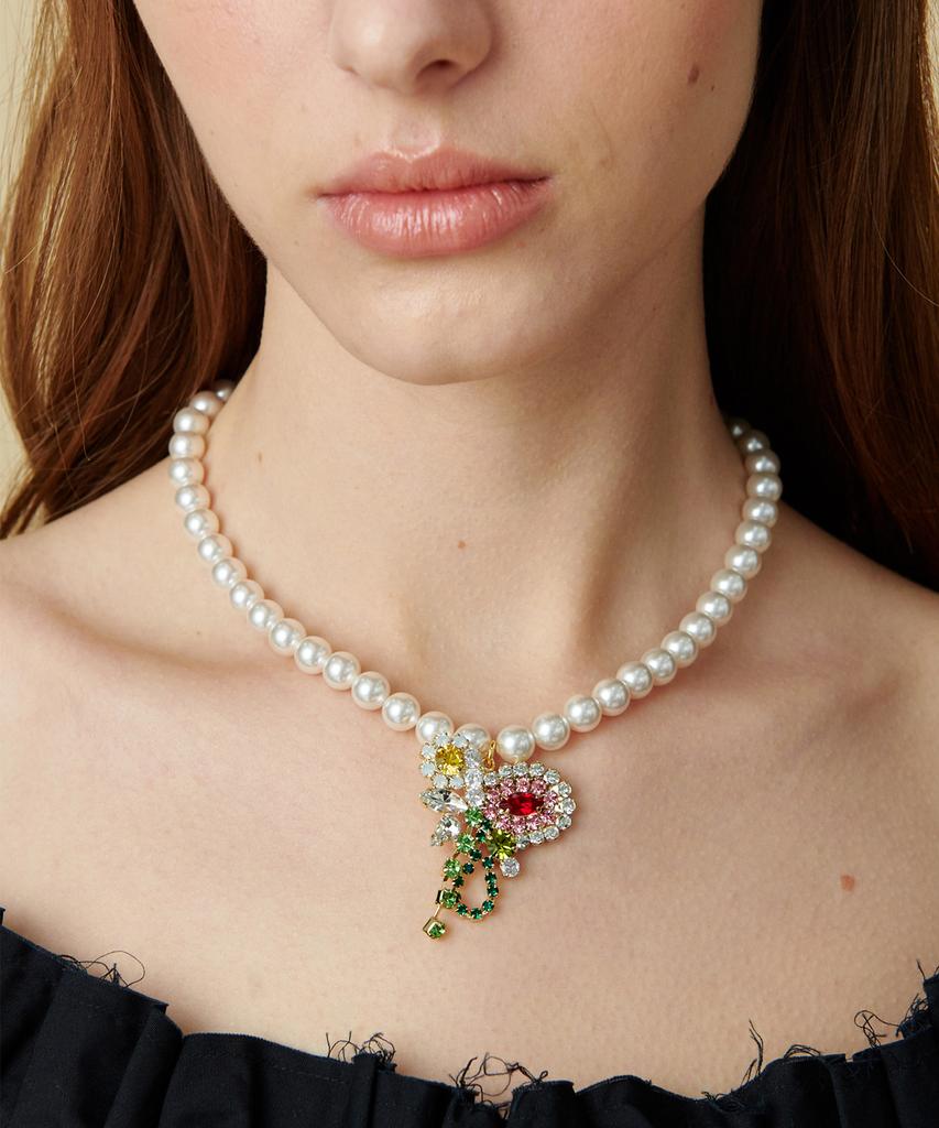 Matias Flower Pearl Necklace