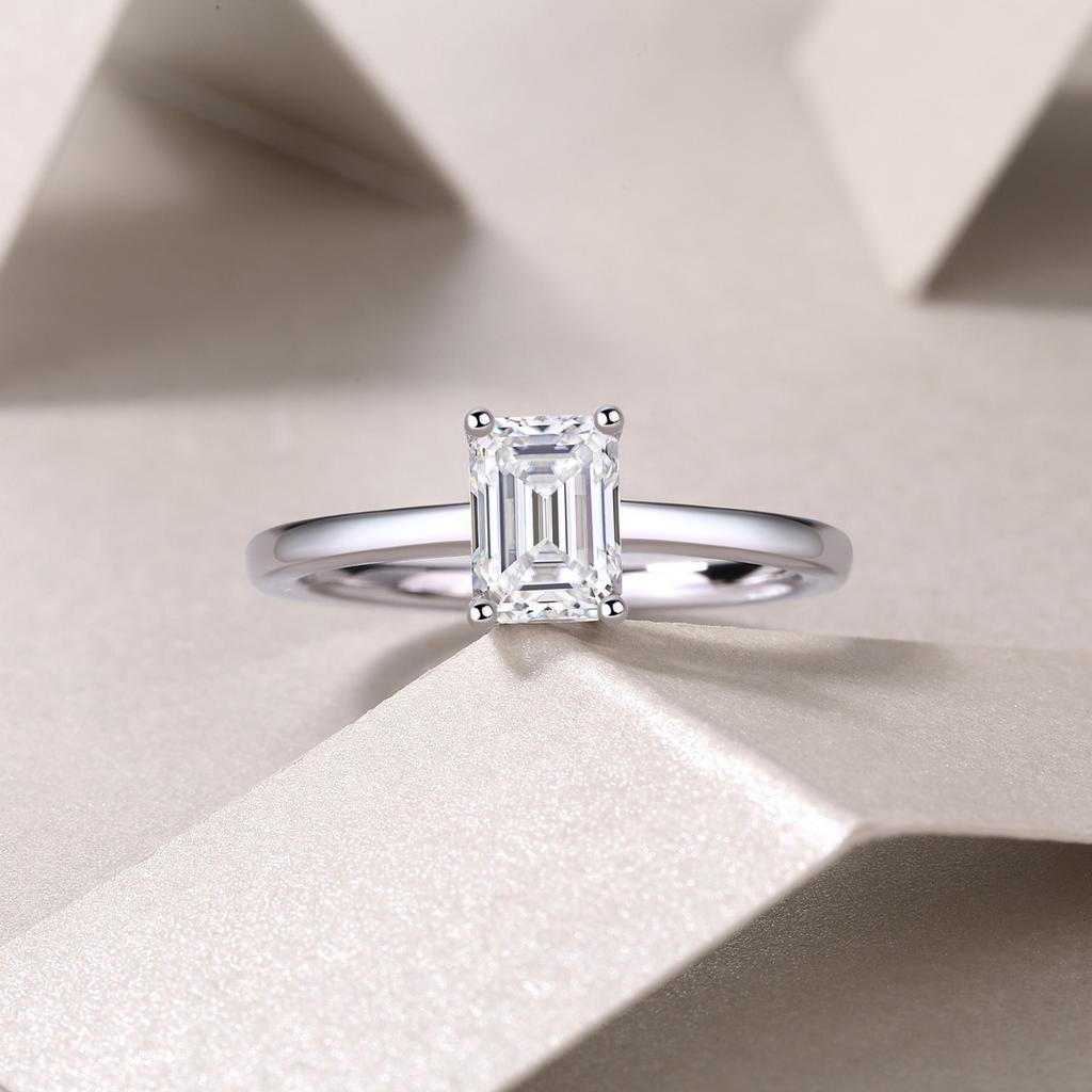 GRA Classic Emerald-cut S925 Sterling Silver Inlaid Moissanite Ring Prong Setting-Popular Fashion Jewelry for Women