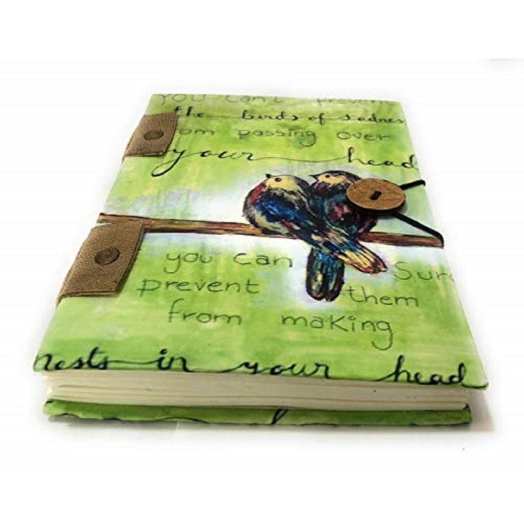 Дорожный дневник ручной работы с тиснением в классическом стиле и принтом в виде бабочки. Размер 5x7 дюймов.