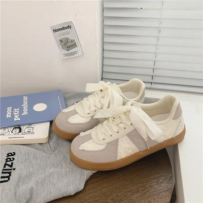 2024 осень дышащие студенческие новые дышащие маленькие белые туфли женские корейская версия универсальные кружевные тренировочные туфли в стиле Гонконга