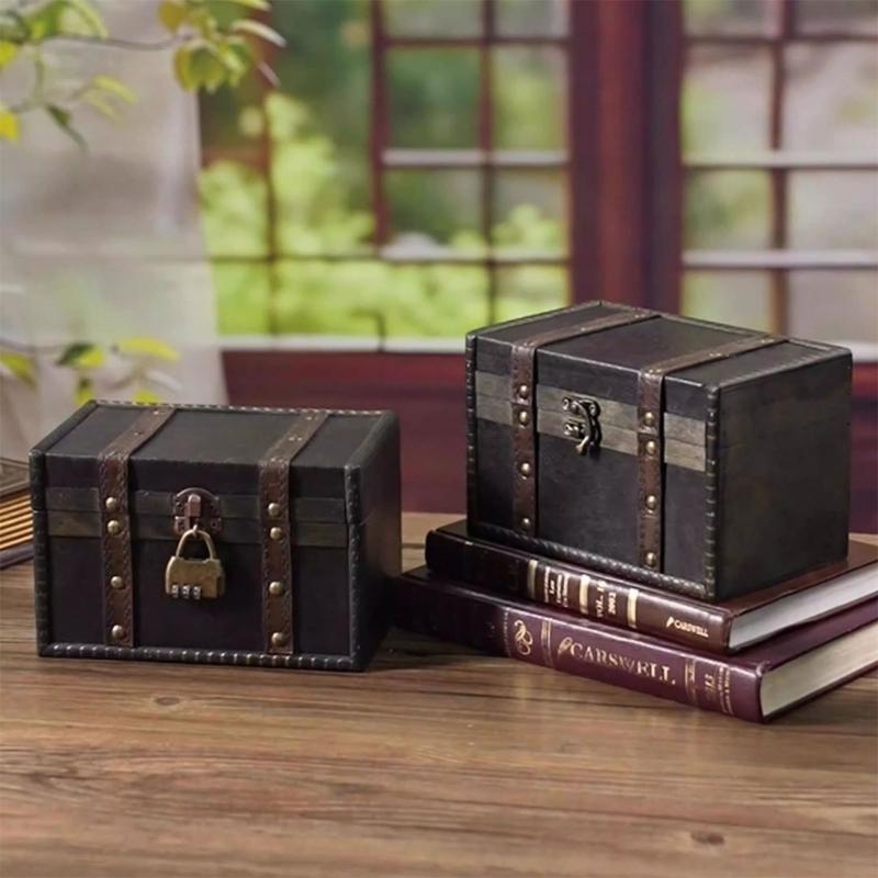 Practical Old Fashioned European Styles Sturdy Wood Trunk Stylish Storage Solution for Traveler and Fashion Lovers