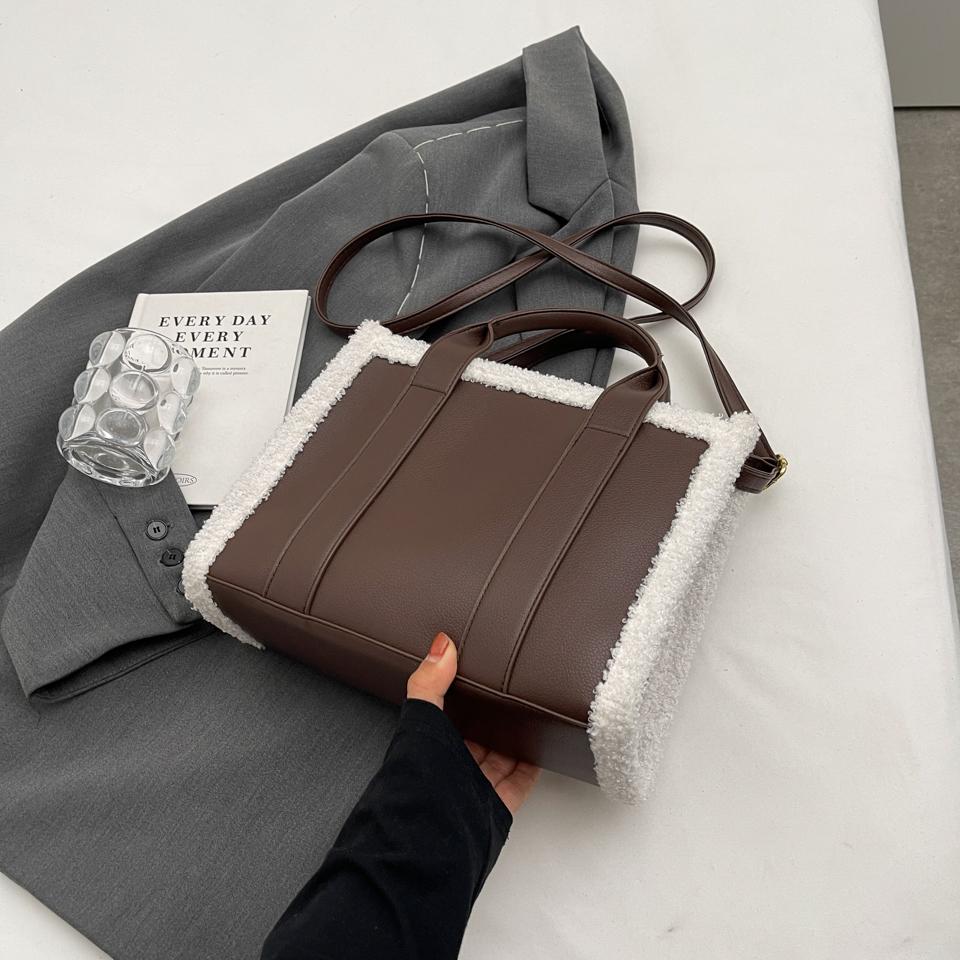 Autumn and Winter Retro Lamb Wool PU Fabric Tote Bag Casual Fashion Large Capacity Shoulder Bag