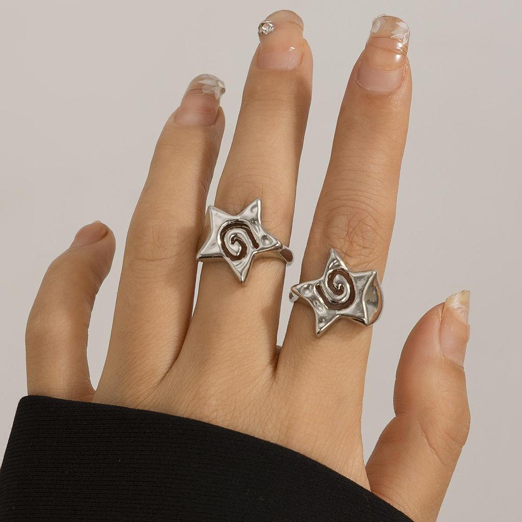 Minimalist European-American Star Ring with Open Design and Spicy Beauty - Niche Three-Dimensional English Letter Jewelry