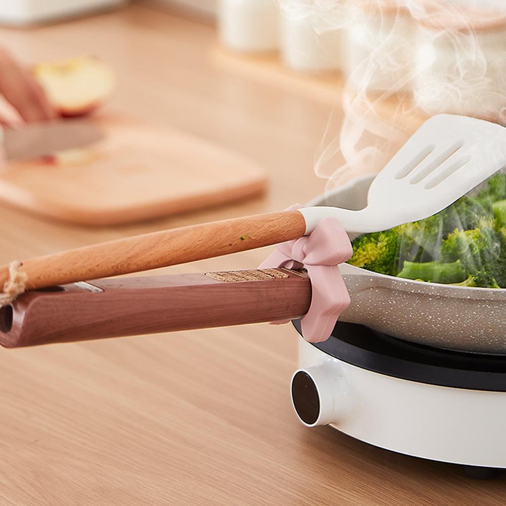 2Pcs Silicone Spoon Holder Bow Heat-Resistant Anti-Scalding Utensil Holder Bow Spill Stopper for Spoon Cooking Utensil Kitchen