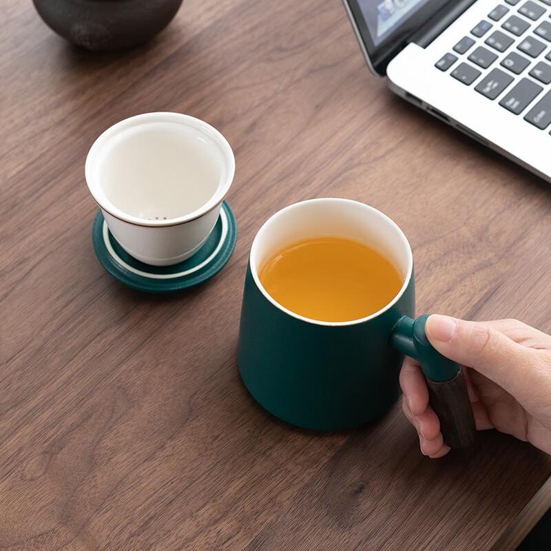 Tao Zhide Ceramic Tea Infuser Mug
