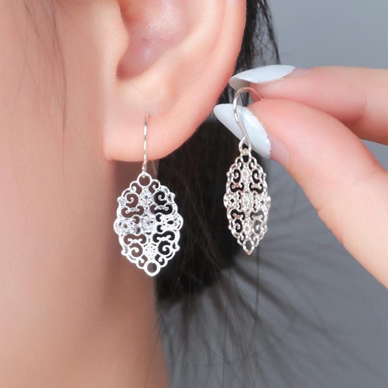 Light Luxury Hollow Computer Piece Pendant Earrings Simple Creative Relief Tree of Life Accessories Ear Decoration