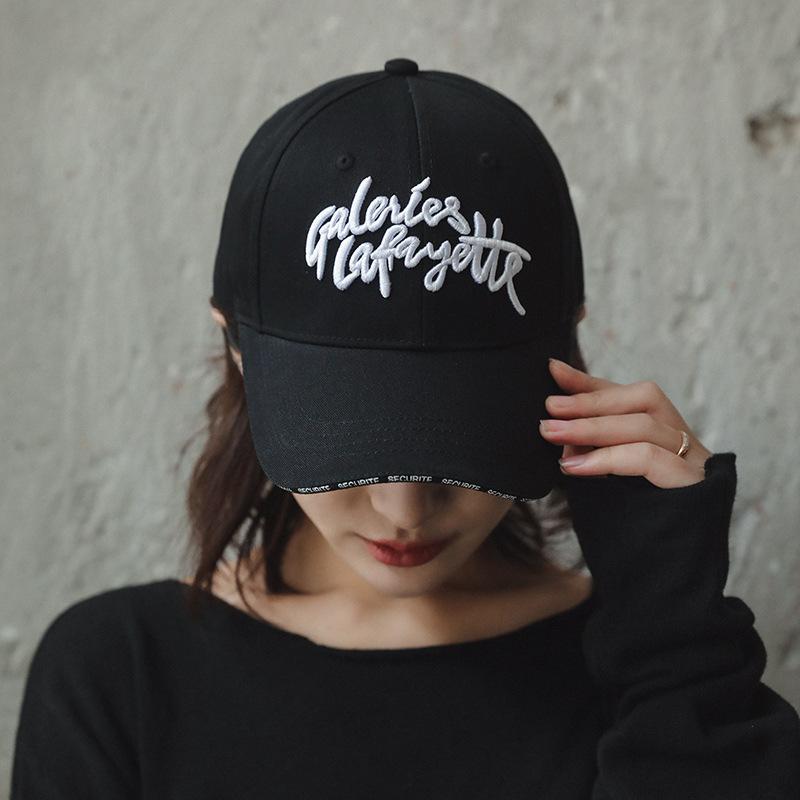 Головные уборы Женская кепка в корейском стиле Модная парная шляпа Вышитая повседневная шляпа Универсальная бейсболка Солнцезащитная шляпа