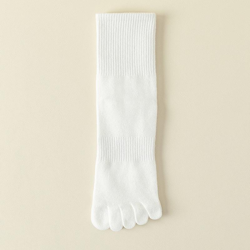 Men's Split-Toe Knee-High Socks - Breathable, Sweat-Wicking, Solid Color, Anti-Athlete's Foot, Ideal for Spring and Autumn Sports.