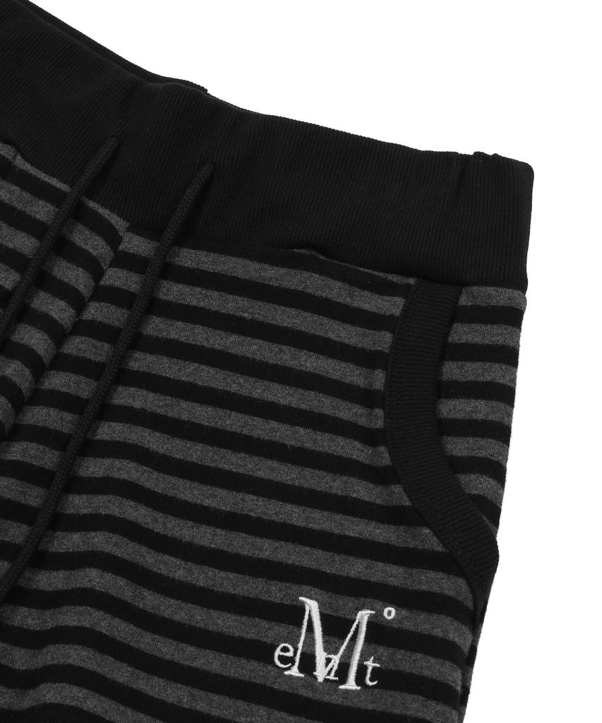 MUCENT Motion Stripe Button Banding Shorts