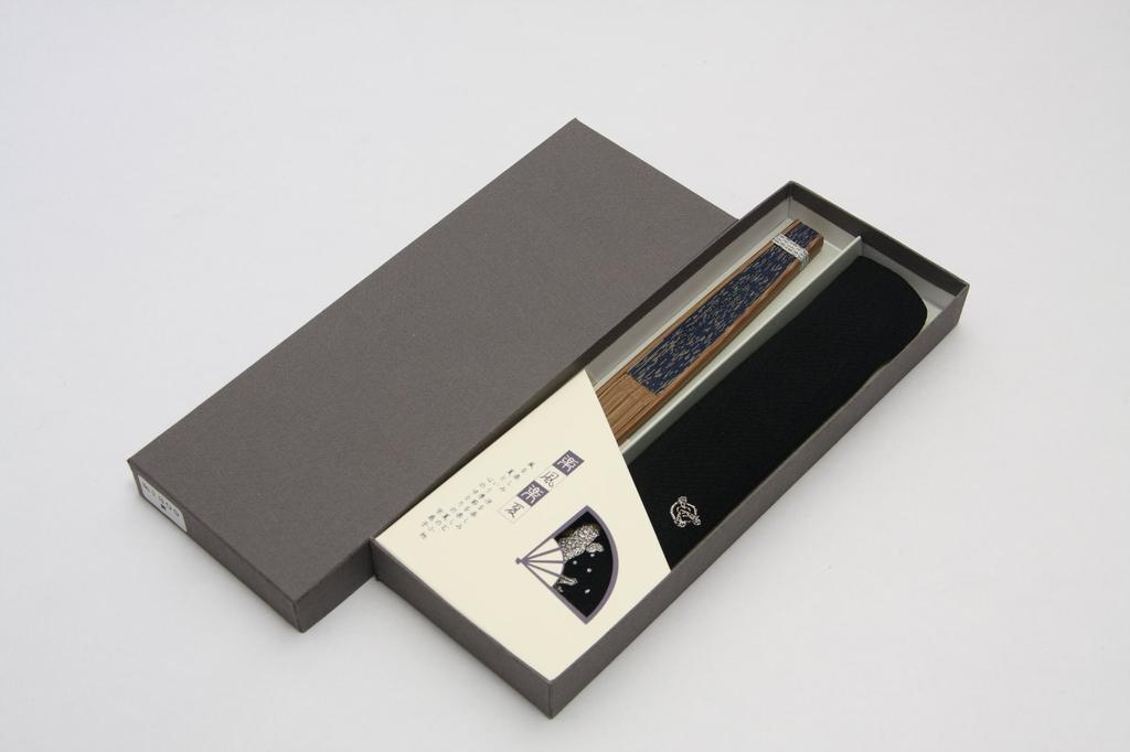 Kyoto Usu Karaki Kyoto Craftsman Handmade Fan Bag Presentation Box [Hasegawa] Fan, Carp, Sekishu, Fan, Included,