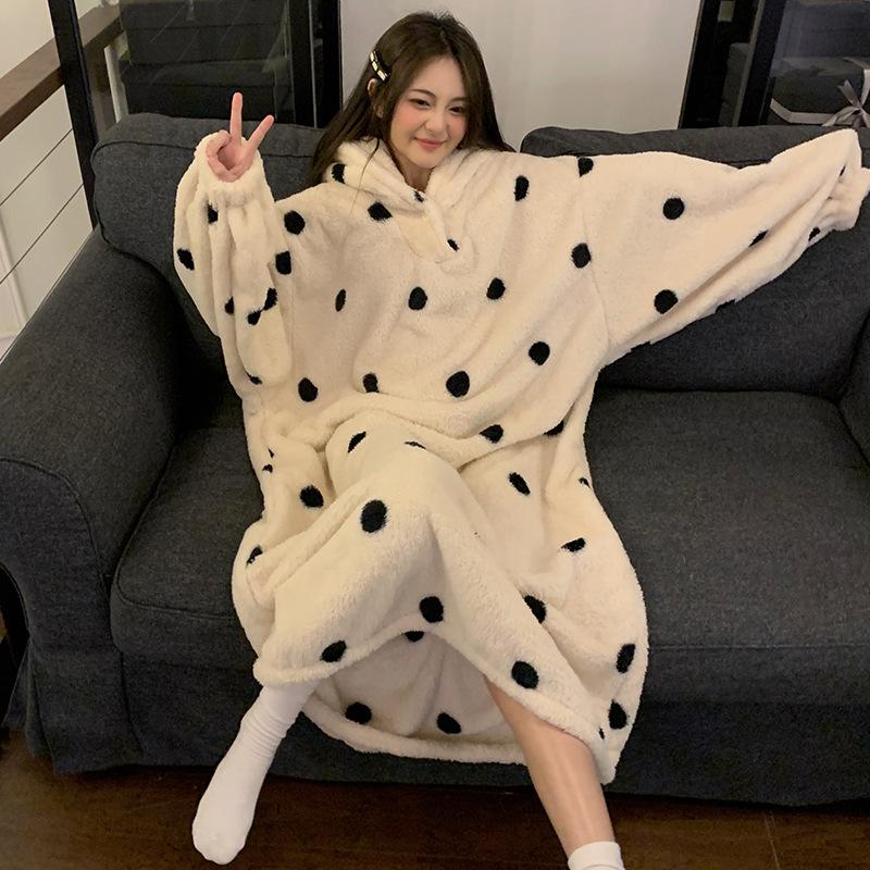 Oversize Hooded Nightdress Coral Fleece Nightwear Women's Plush Thickened Winter Sleepwear Loose Flannel Bathrobe Nightgown