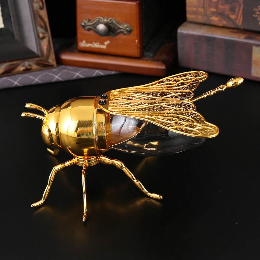 Luxury Golden Bee Shape Sugar Bowl With Spoon Vintage Metal Candy Jar Condiment Pot European Kitchen Tabletop Decor Gift