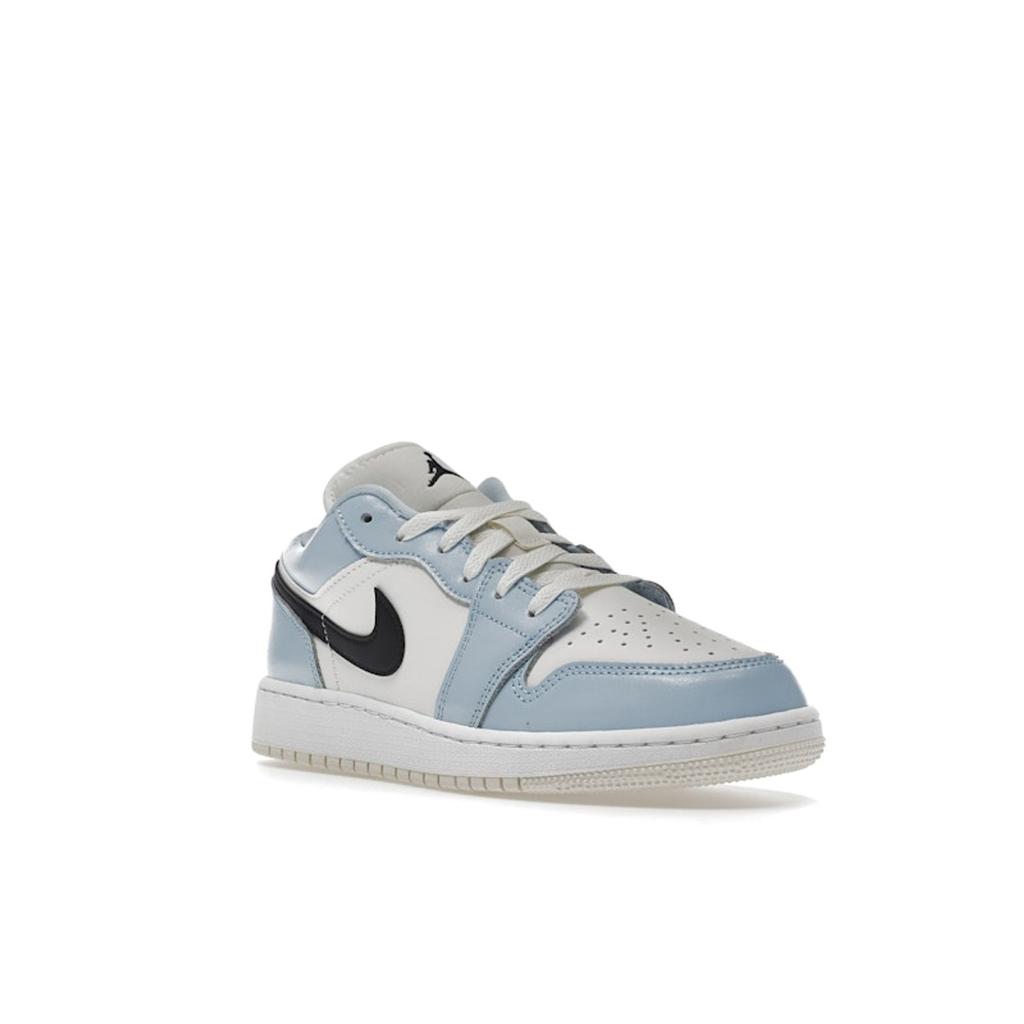 Детские кроссовки Air Jordan 1 Low GS Ice Blue Black Sail White 554723-401