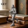 Литературное украшение для дома, 3D-печатный средневековый рыцарь, уголок для книг, фигурка для чтения, ретро-статуя в доспехах, декор для ниши, креативная закладка для