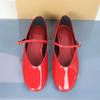 Модные лаковые туфли Мэри Джейн для женщин Шикарный ремешок с пряжкой Неглубокий вырез 2025 Весна Уличный комфорт Мягкая подошва Женские балетки