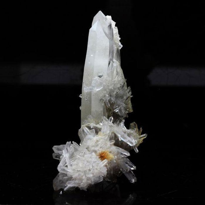 Quartz 124.9 carats