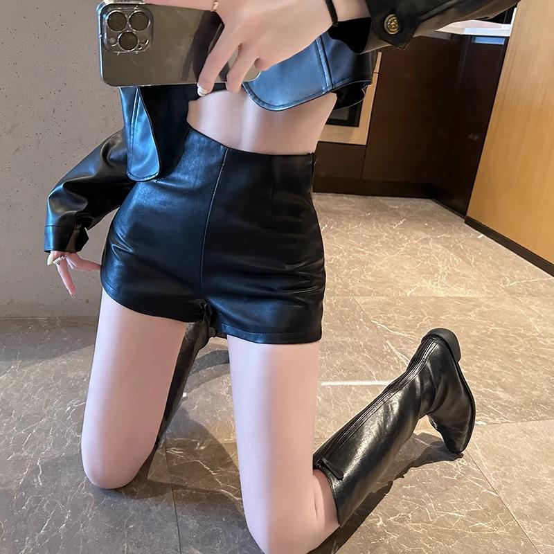 Spring New Sexy Petite High-Waist PU Leather Shorts for Women