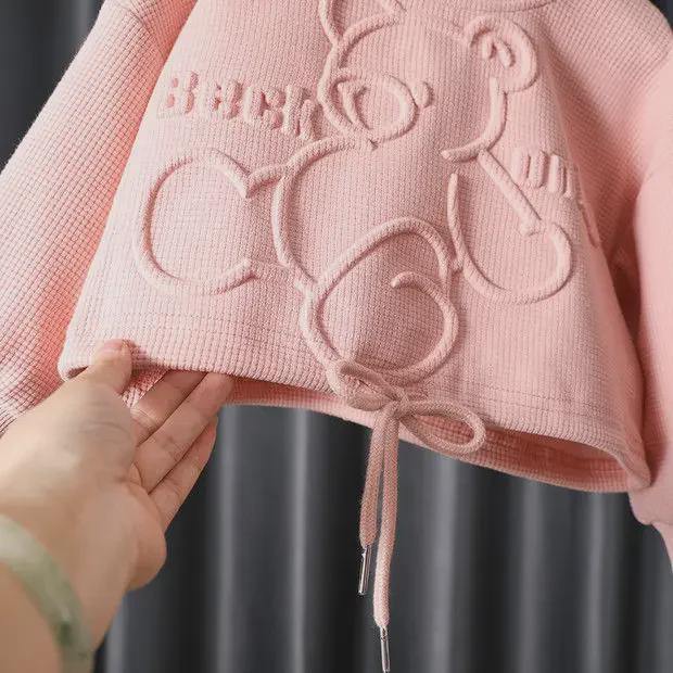 Комплект свитера и брюк с изображением корейского медведя для девочек 2024 года — мультяшный стиль для весны и осени