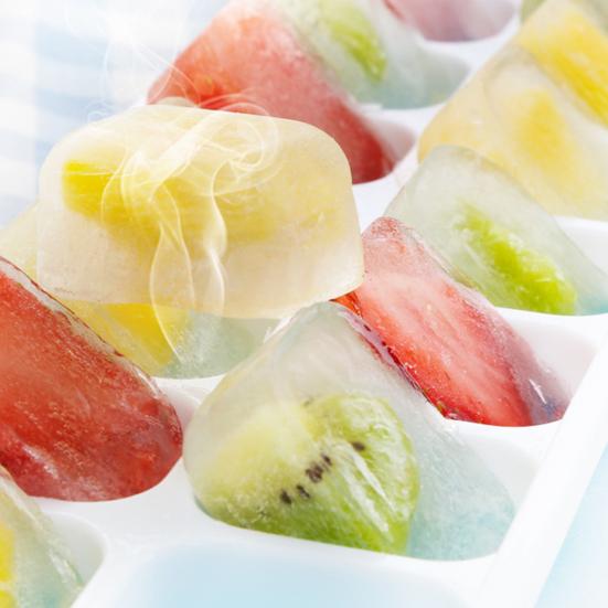 Silicone Ice Cube Tray with Lid 14 Cubes Easy Release Stackable Ice Mold for Cocktails Coffee Juice Whiskey Ice Drink Maker