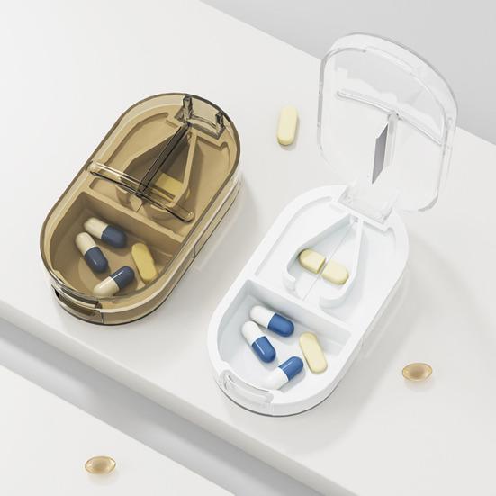 Clear Portable Pill Cutter Box Food Grade Sharp Stainless Steel Blade 2-In-1 Multi-functional Travel Capsule Tablet Storage Container Organizer
