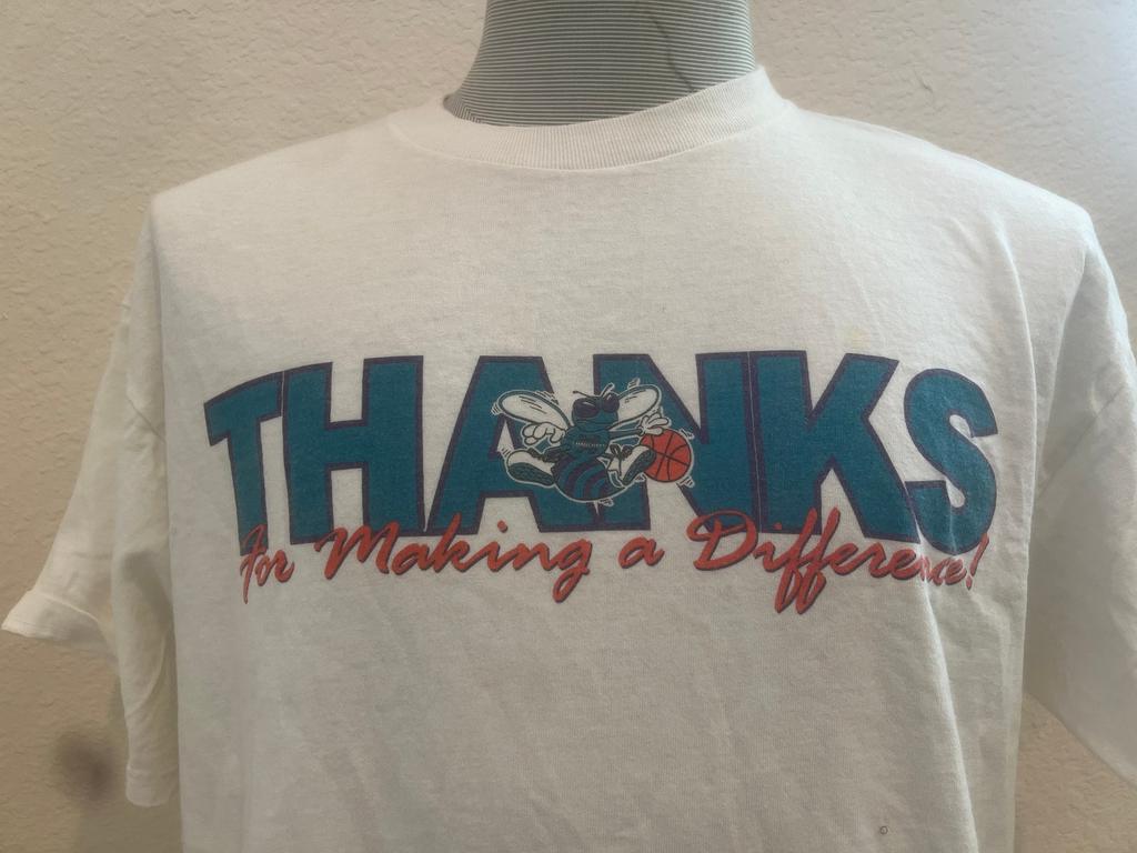 Vintage 90's Charlotte Hornets White T Shirt Size XL